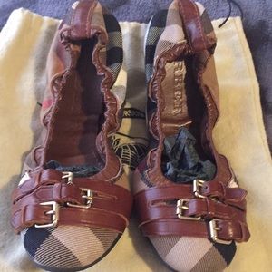 Burberry Flats with original shoe bag